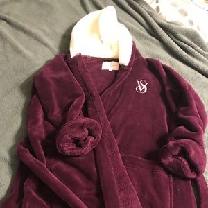 VS robe w/hood